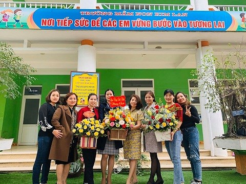 Trường mầm non Kim Lan tổ chức sinh nhật cho các đồng chí CB,GV,NV trong tháng 2